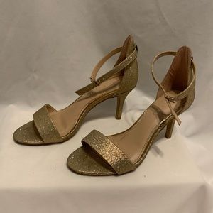 Kelly & Katie Gold Glitter Heel - Sz 6